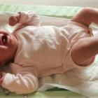 Колики – причина плача ребенка